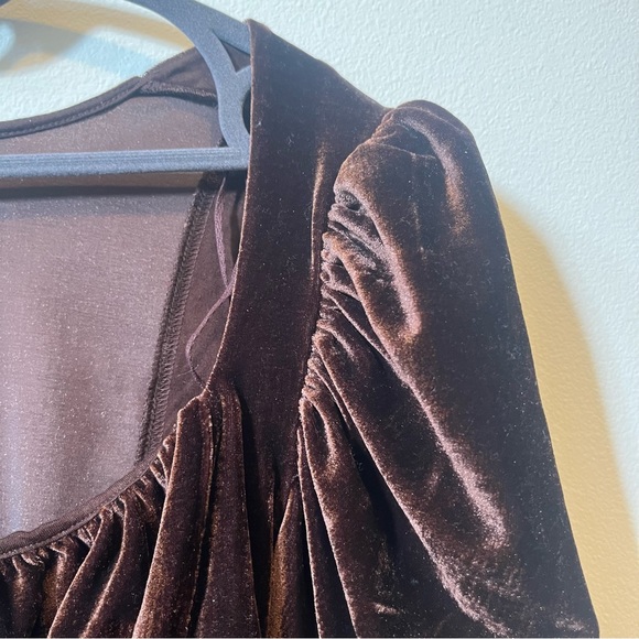 Free People Hold Me Velvet Top Size Medium in Chocolate Brown NWOT - Picture 7 of 10